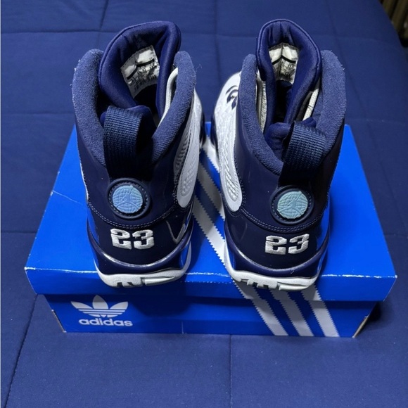 Jordan 9 Retro UNC 2019 Size 9.5 - Picture 4 of 6